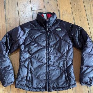 The North Face Women's Dark Purple/Black 550 Puffer Jacket